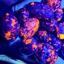 10Pcs Yooperlite UV Reactive Fluorescent Glowing Fire Rock Flame Tumbled Stones