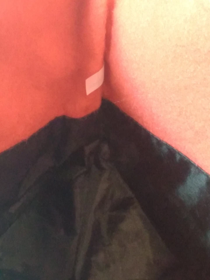 Bolso de Mano Neiman Marcus Fieltro Reutilizable Gris/Rojo Usado Excelente Estado Foto 4 de 4