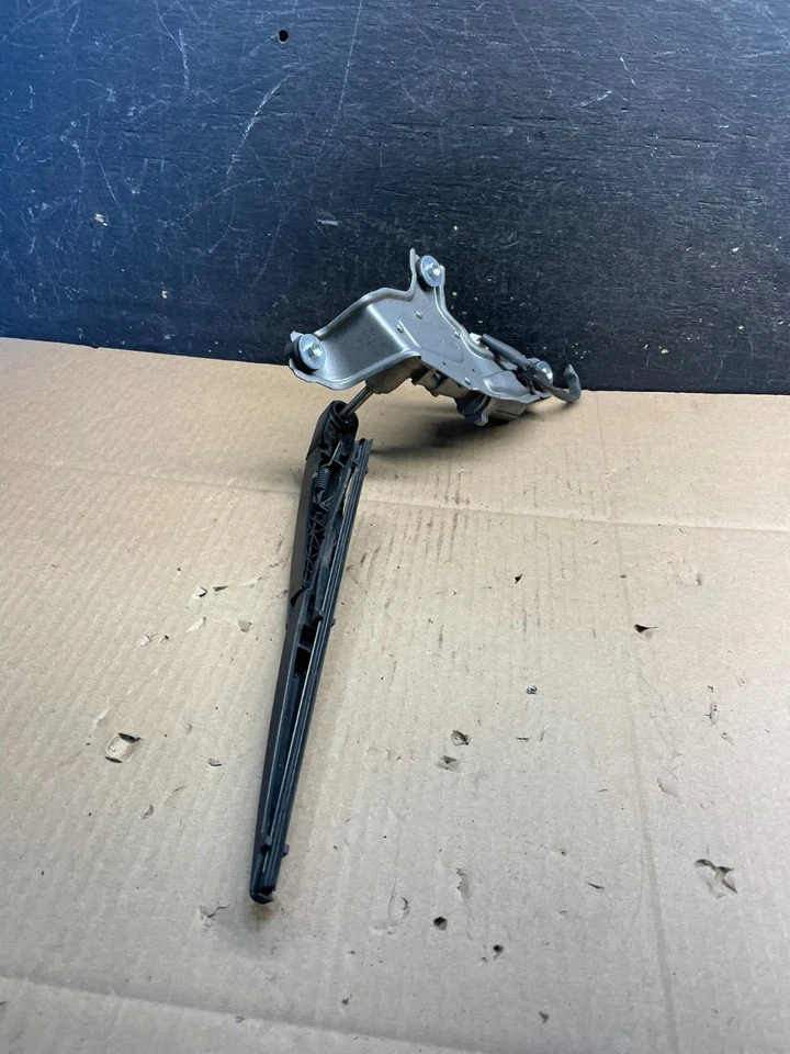 Motor limpiaparabrisas trasero Mazda 5 2012 a 2017 U2100 DG Foto 4 de 4