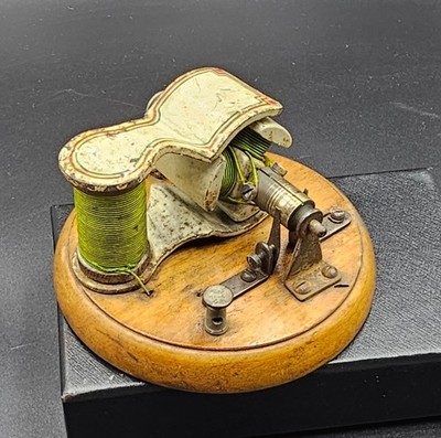Antique Bing 1900 White Iron Frame Monopole Toy Electric Motor - Runs!