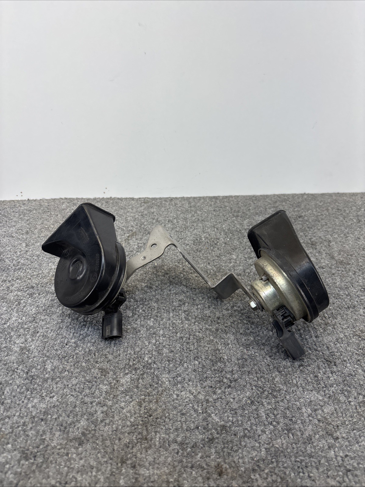 Maserati Ghibli S Q4 2014 Right Horns Pair P/N A046522