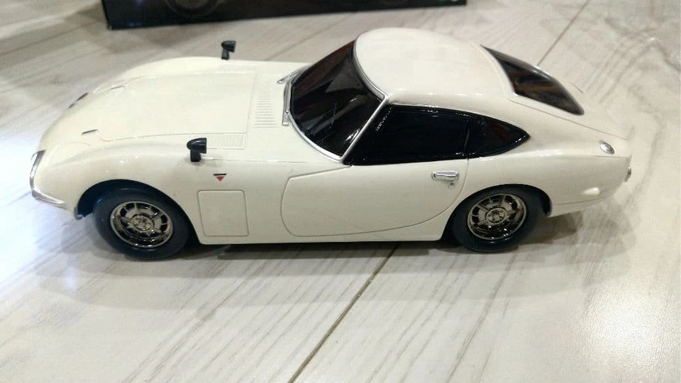 per R/C 2000GT bianco scala 1:20 - Immagine 4 di 4