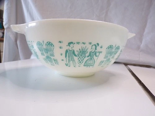 VTG Pyrex Cinderella bowl Amish Butterprint