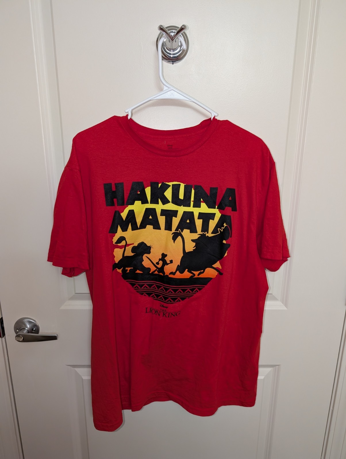 Disney Lion King T-Shirt Men's Large Red Hakuna Matata Simba Pumbaa Timon Large