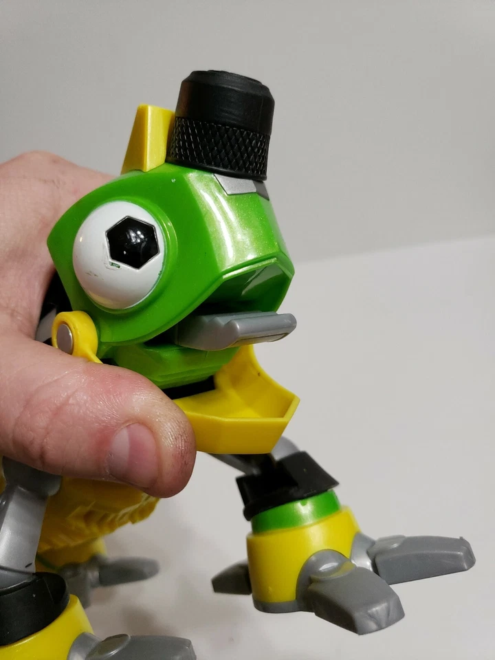 DreamWorks Dinotrux Dinosaurio Revvit Tamaño Grande 10.5" Vehículo Habla y Rolla Foto 4 de 4