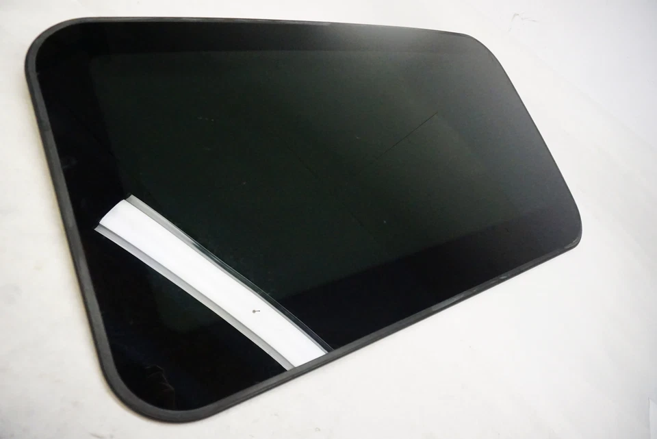 2007 2008 Audi RS4 люк стекло 8E0877071B OEM - Изображение 2 из 3