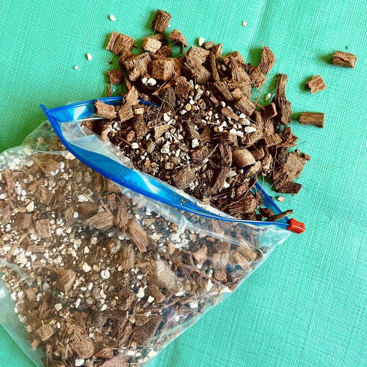 Monstera soil mix deals