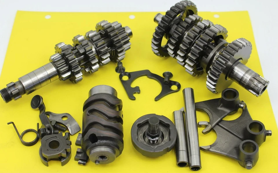 2001 Suzuki Rm80 Engine Transmission Tranny Assembly Gears - Image 2 of 4