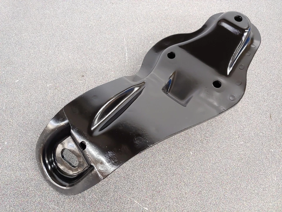 EXCELLENT USED ORIGINAL GENUINE PORSCHE 924 LEFT SIDE MOTOR MOUNT STEEL NLA - Image 4 of 4