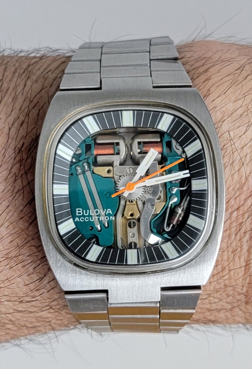 ニドゥービオ GORGEOUS 7396 SWISS Bulova Accutron Caliber 214 Stainless