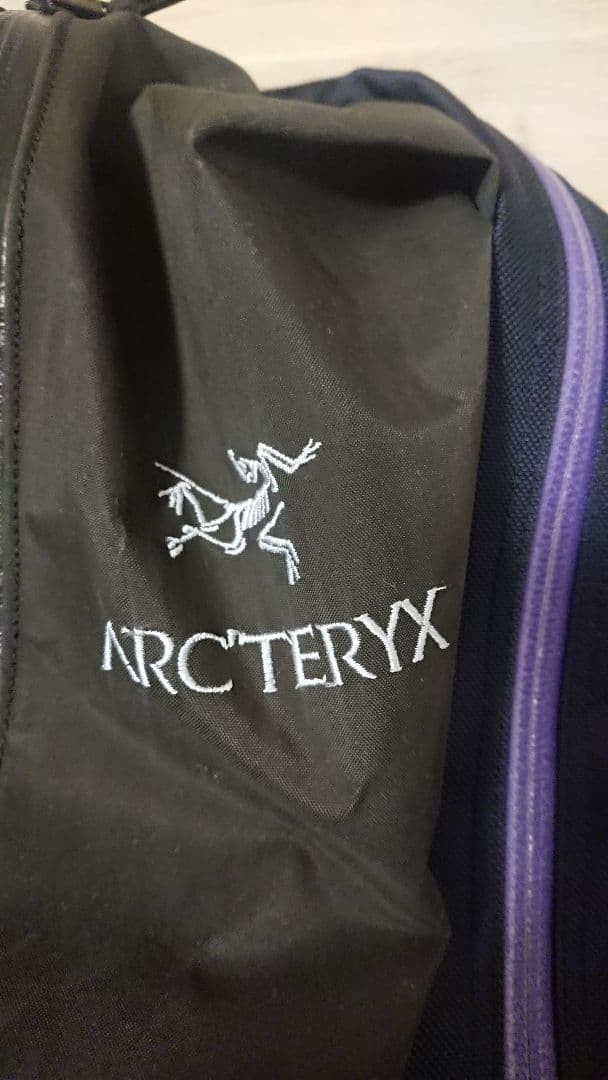 Arc'teryx Arro 22L Backpack Men's Black Excellent Condition thumbnail 2