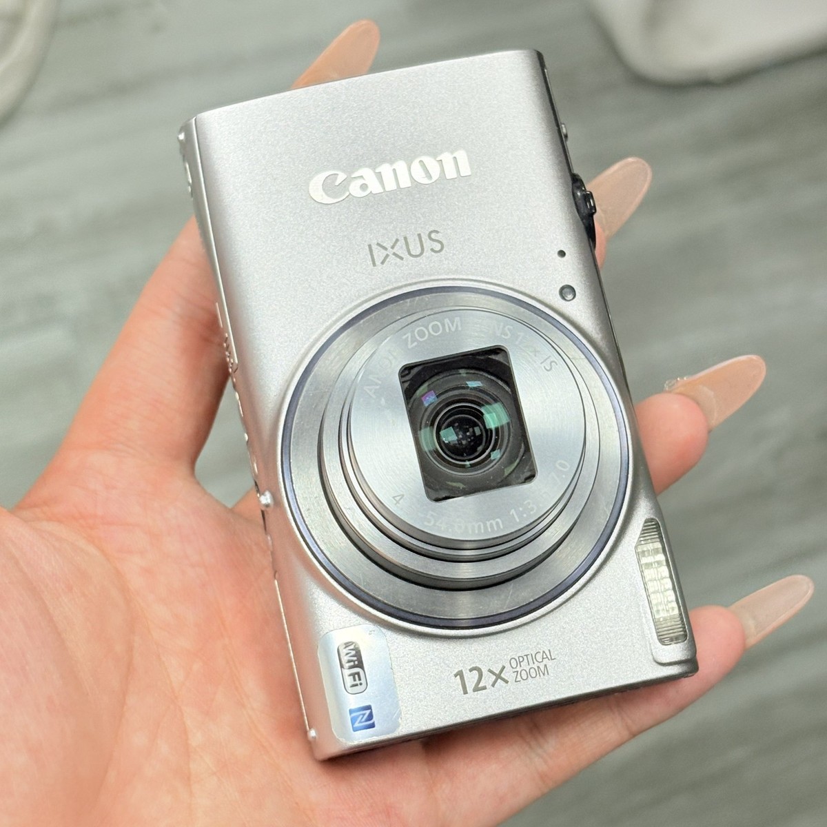 Canon PowerShot ELPH 350 HS/IXUS 275 HS 20.2MP Digital Camera