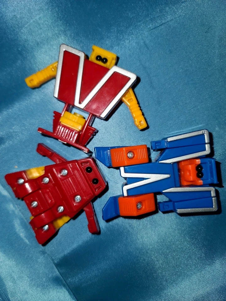 Joyin 26 Piece Alphabet Robots Learning Fun Stem Toy Set Transforms Into Big Bot - Image 3 of 4