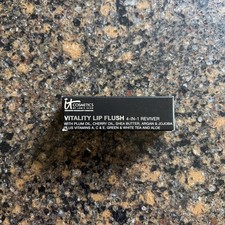 IT Cosmetics Vitality Lip Flush Je Ne Sais Quoi 4 in 1 Reviver Balm 0.11 oz New