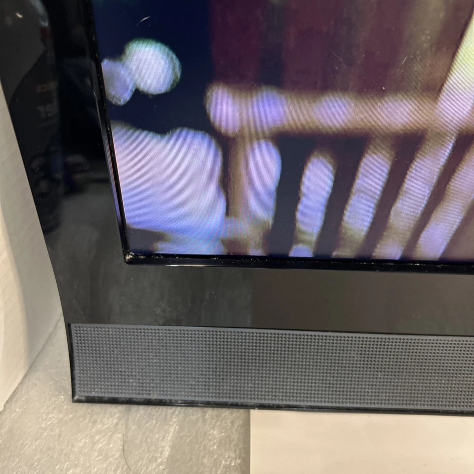 Vizio E261VA 26”  Razor LED 720p HDMI TV With Remote Read - Image 4 of 4