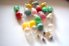 Vtg Gumball Charm Cracker Jack LOT   TINY FURNITURE CAPSULES Vending prize toy