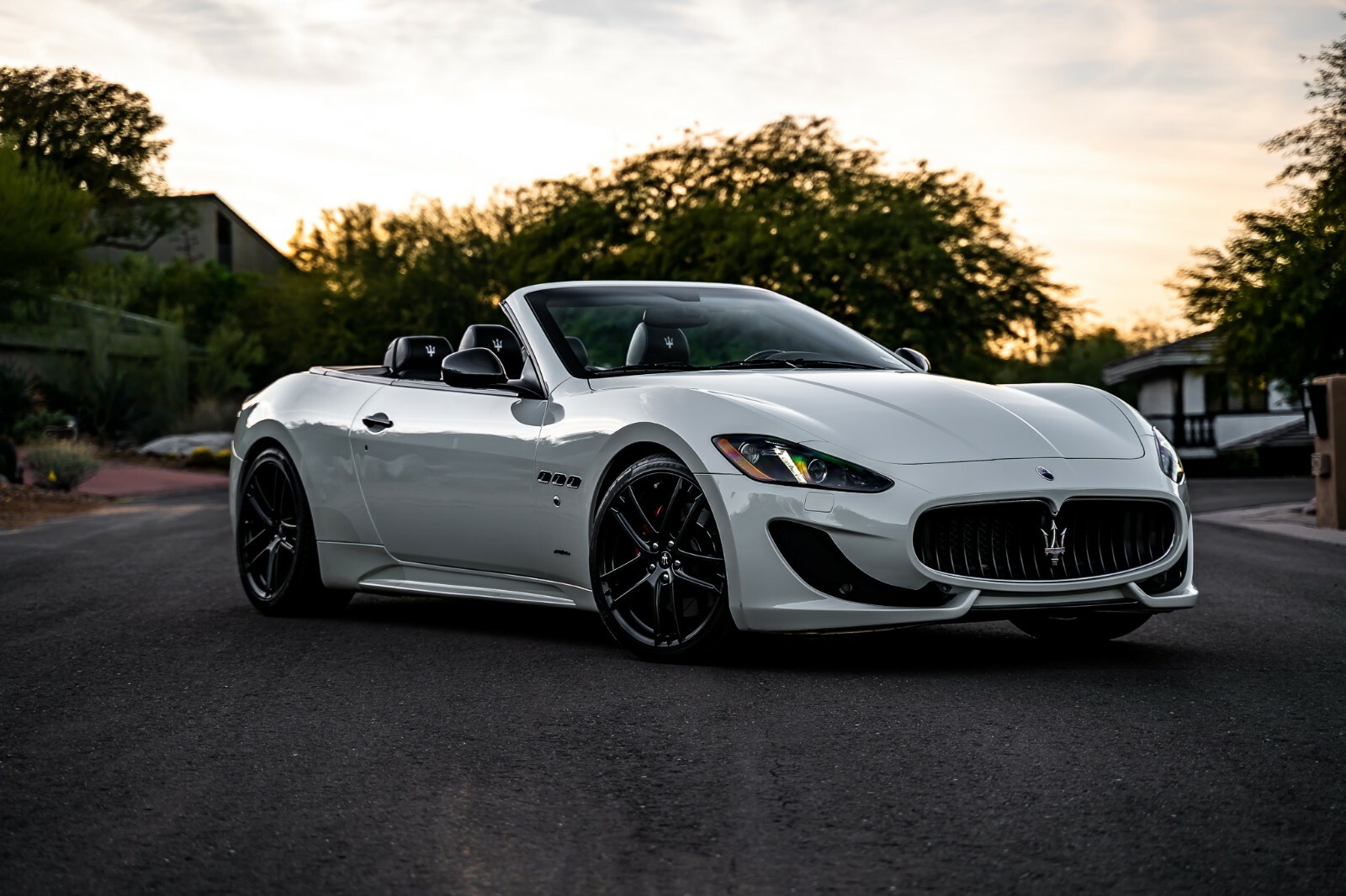 2013 Maserati Gran Turismo MC Sportline Full Carbon 4806955002  2013 Maserati MC sportine , pristine 10k miles call Sy 4806955002
