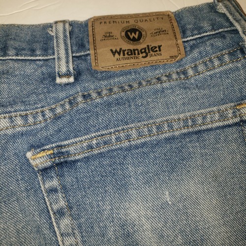 Wrangler Mens Size 42 x 9 Relaxed fit Denim Jeans Shorts Blue - Imagen 8 de 10