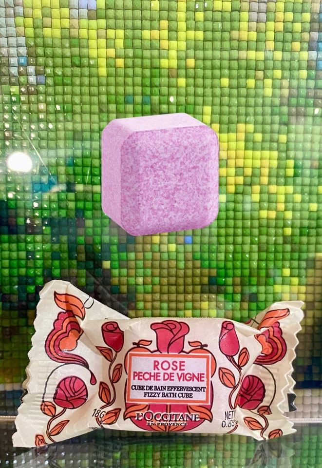 4 x AMOUAGE Honour Creme Perfumado para Mãos 20ml L'OCCITANE Immortelle Serum 5ml Rosa - Imagem 3 de 4