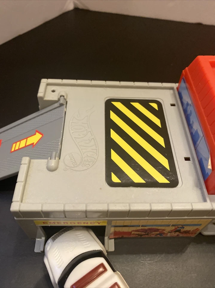 Juego de emergencia Mattel Hot Wheels City 1993 de colección coche Sto & Go con ambulancia 94 Foto 4 de 4