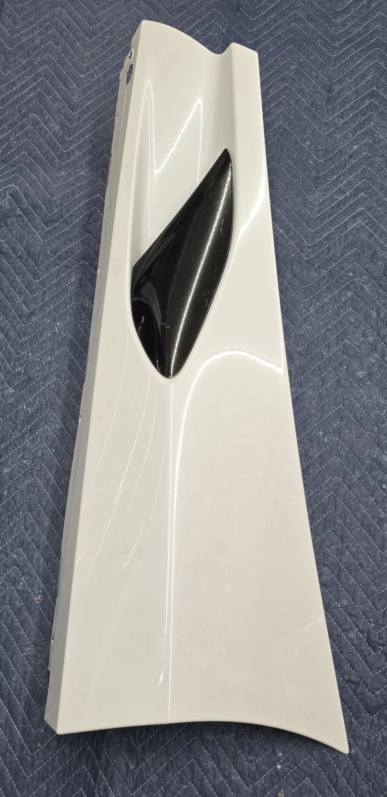 McLaren 750S Left Lower Rocker molding
