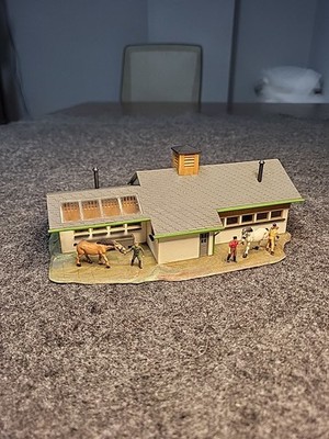 Faller HO B-274  Modern Dairy Farm Fully Assembled 