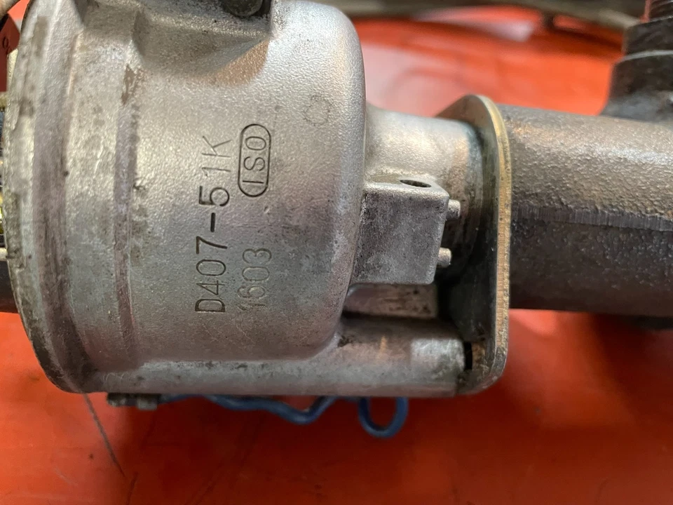 Datsun Distributor Fair Lady Early D407-51K 带分销商 housing tach 驱动器 — 第 3/4 张图片