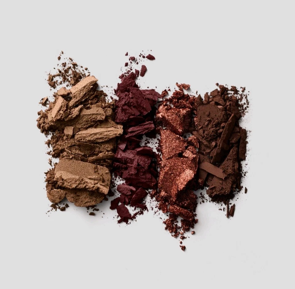 VICTORIA BECKHAM BEAUTY EYE WARDROBE PALETTE & Compact. SOLD OUT BORDEAUX NEW - Image 3 of 3