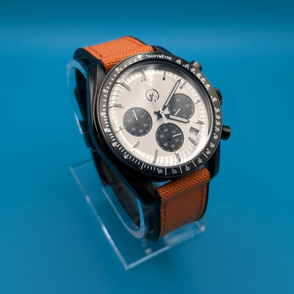 Esfera blanca y bisel taquímetro negro | Correa naranja | Movimiento Seiko VK63 Foto 3 de 4