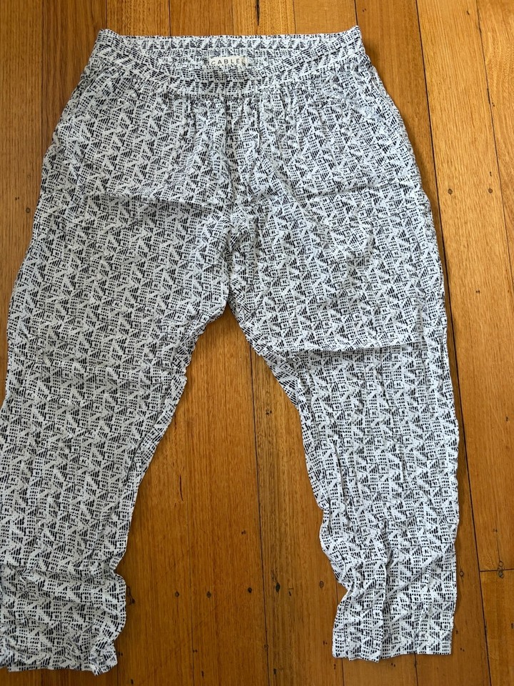 Cable printed pull on pants size s