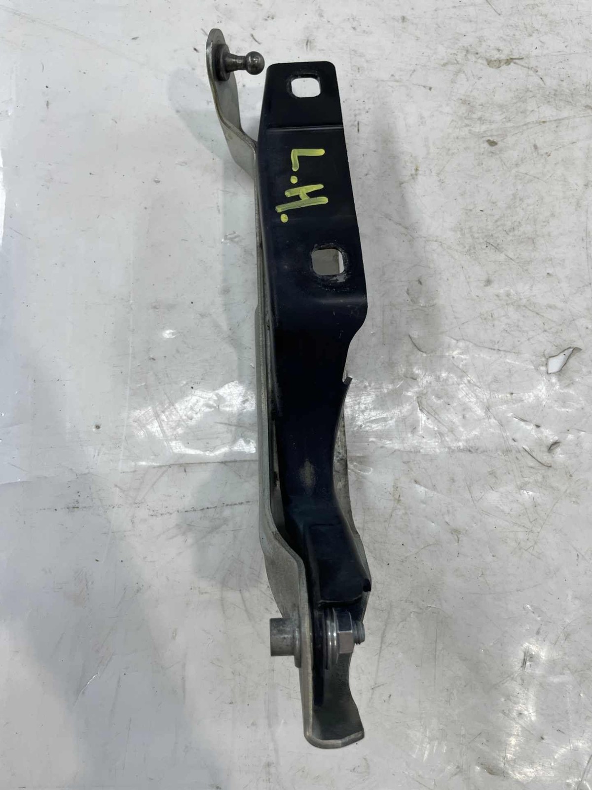 2014-2020 Maserati Quattroporte Left Driver Side Hood Hinge LH OEM 18519 460