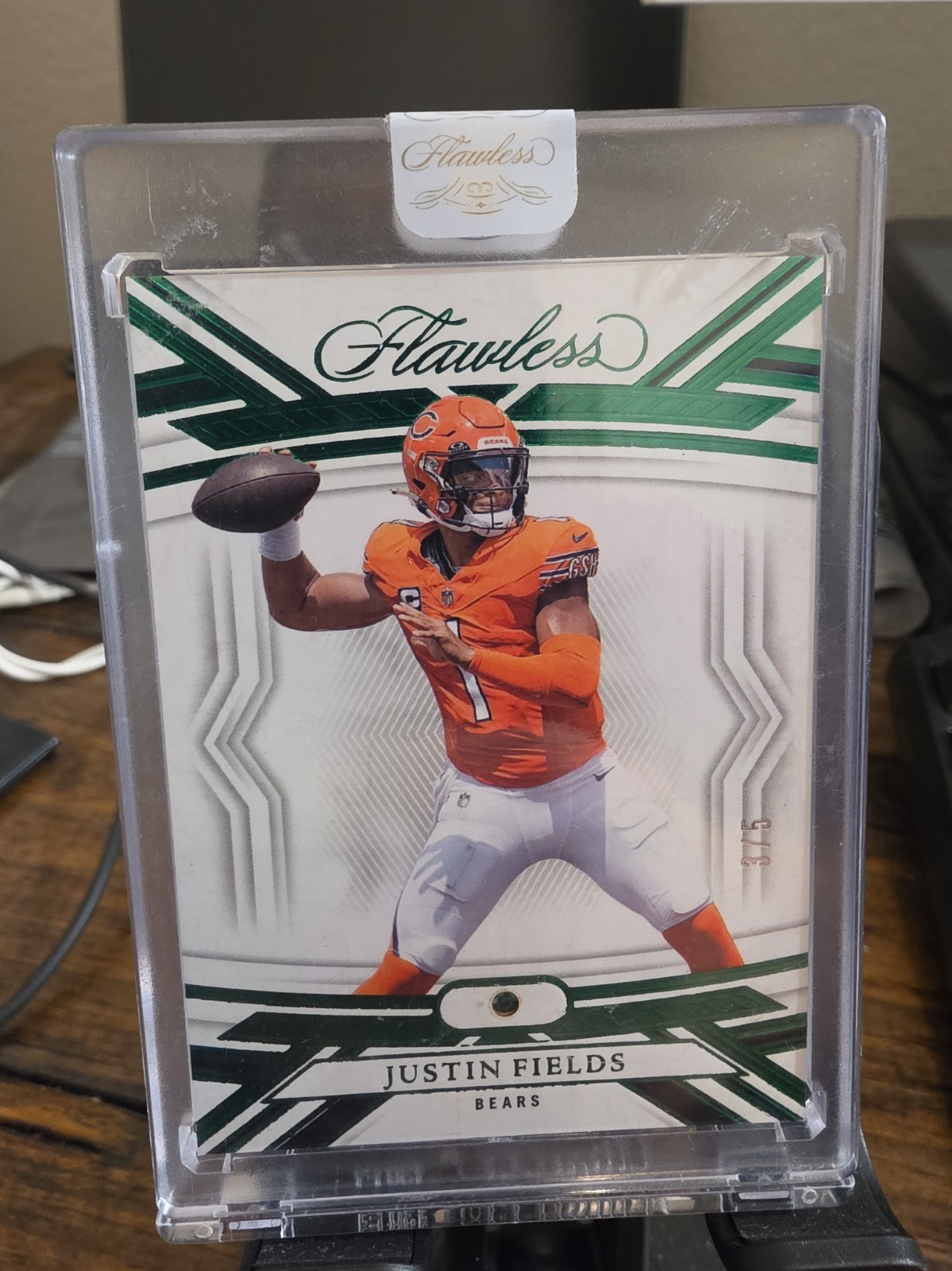 2023 Panini Flawless Justin Fields Emarld /5 No. 10