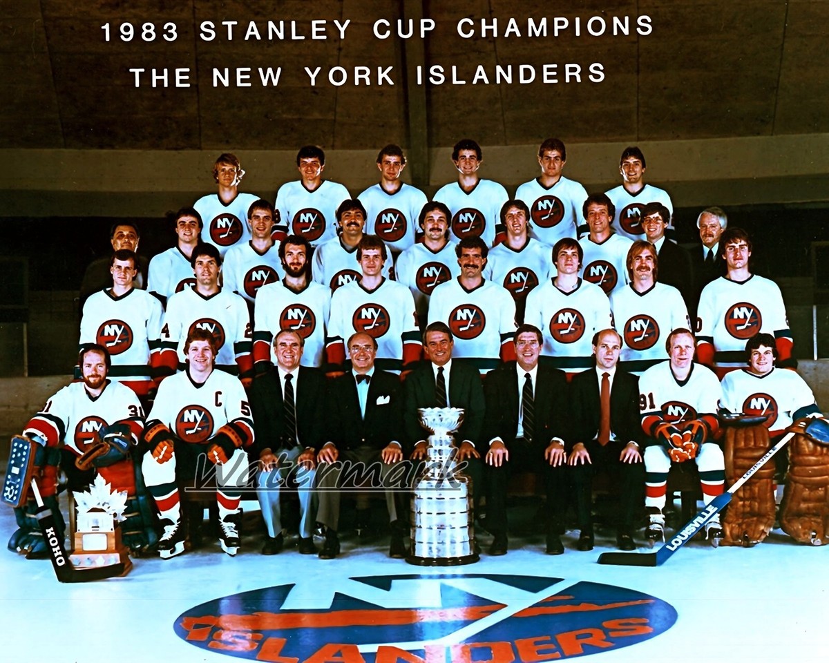 New York Islanders Team PHOTOS: 2024 Islanders Rangers Alumni Classic