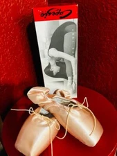 *New* NIB Capezio Harmonie Style #H10 Melody Ballet Pointe Shoe