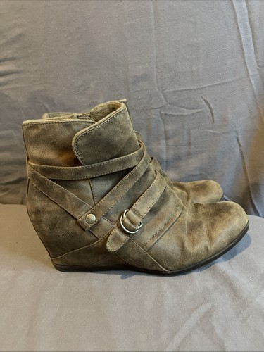 Baretraps Boots Womens 9M Taniya Zip Wedge Ankle Bootie Brown Faux Leather