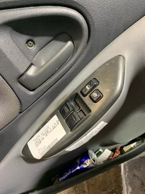 Interrupteur de leve vitre avant gauche TOYOTA YARIS 1 PHASE 1 2NZFE - Photo 1/4