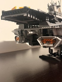 LEGO 76042 Marvel Super Heroes: The SHIELD Helicarrier With Minifigures