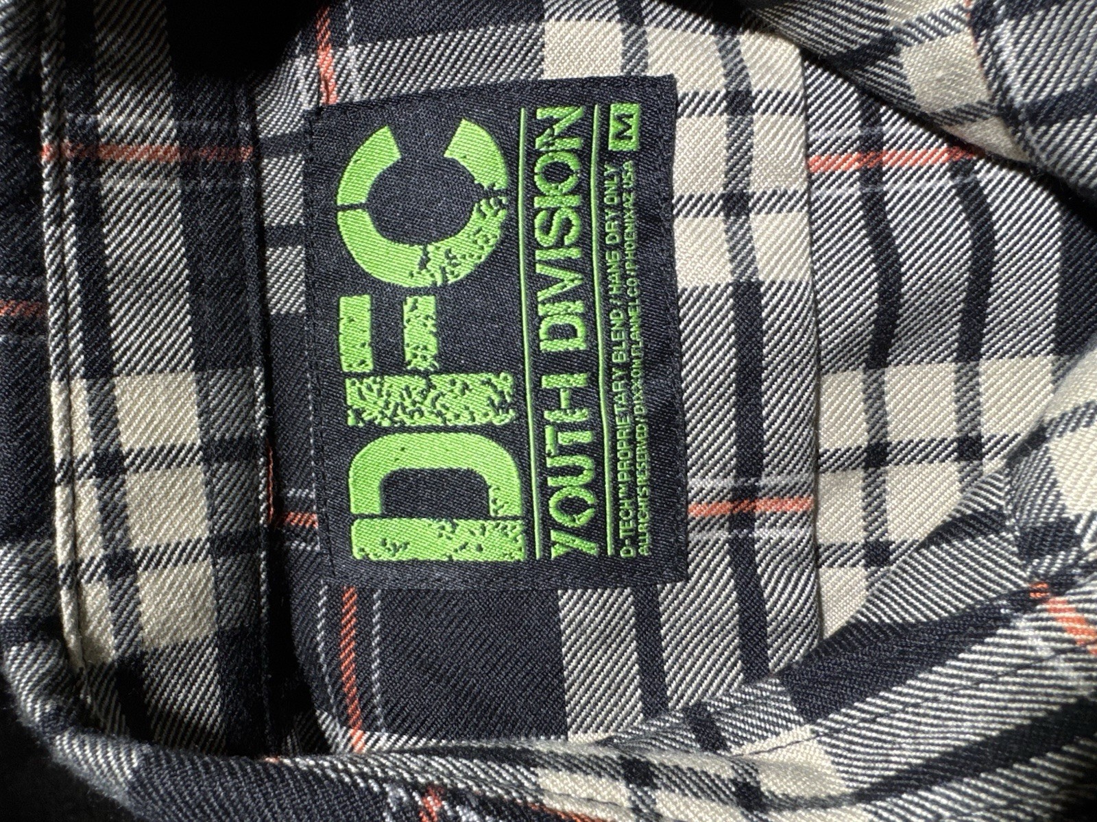 Dixxon Youth  MED DFC Youth Division Plaid Flannel Shirt Black/off white/red