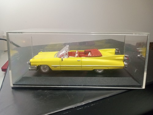 1959 -YELLOW CADILLAC CONVERTIBLE LIMITED -SERIES 62 -1/34 Scale DIE CAST 2004 - Picture 16 of 20