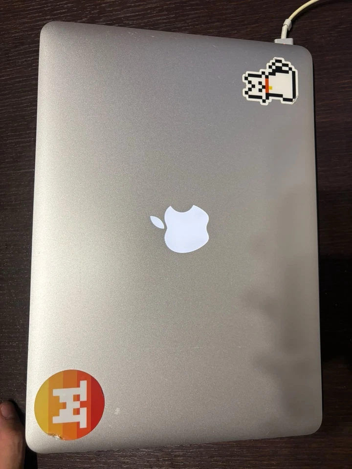 Apple MacBook Air 13" 2017 · i5 · 8GB · 121GB, foto 2 di 5