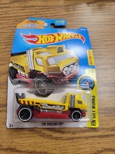 2016 Hot Wheels ~HW CITY WORKS 5/10 THE HAULINATOR #260 Yellow Red Diecast NEW