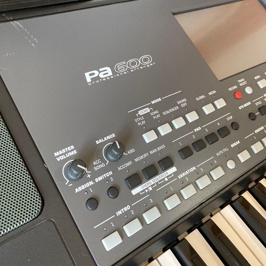 KORG Pa600 Professional Arranger Keyboard Tested w/Case Manual