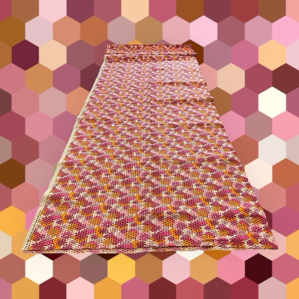 Tela Seer Sucker Floral Rosa Caliente y Naranja sobre Blanco, 2.5 yardas x 44" de Ancho Foto 4 de 4