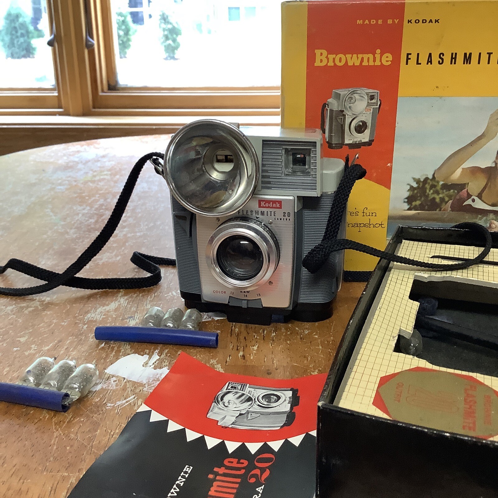 Vintage Kodak Brownie Flashmite 20 Outfit Camera with Original Box