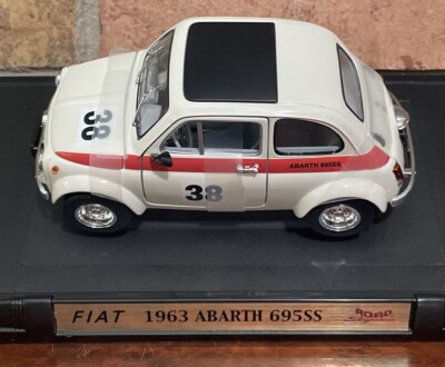 1963 Fiat Abarth 695SS 1:18 Die-Cast White Red ROAD SIGNATURE