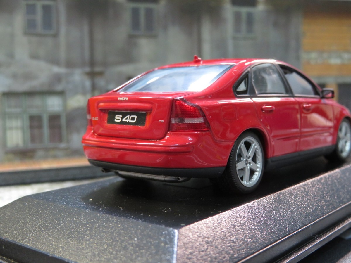 1/43 Minichamps Volvo S40 diecast - dealer | eBay