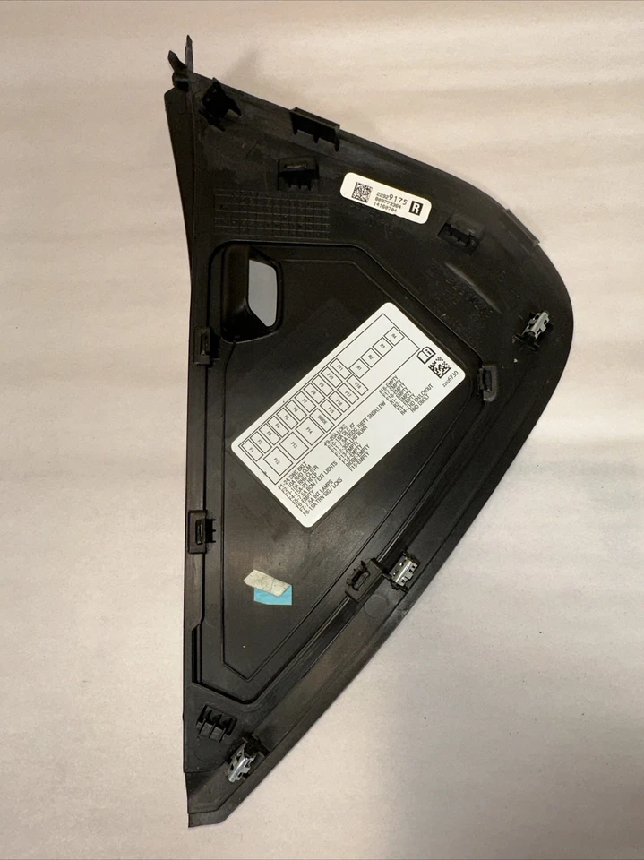 Salpicadero derecho Chevrolet Volt 2011-2015 bisel N OEM Foto 3 de 4