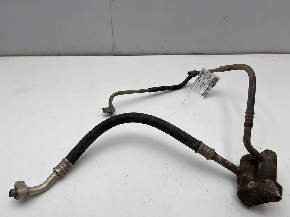 Manguera de descarga de CA Silverado Sierra 1500 99-02 8 cilindros SOLO genuina OEM 19213203 Foto 3 de 4