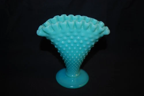 BEAUTIFUL FENTON TURQUOISE BLUE PASTEL HOBNAIL 4" MINI ART GLASS FAN VASE 1950'S