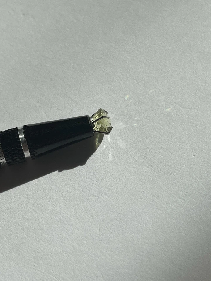 Granate grueso corte tablero de ajedrez redondo verde 1,4 quilates, 6,3 mm Foto 4 de 4